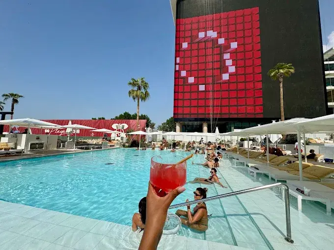 Playa Pacha | Pool and Private Beach Club| FIVE LUXE JBR