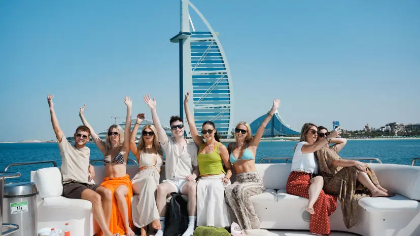 Shared Luxury Yacht Tour with Breakfast or BBQ